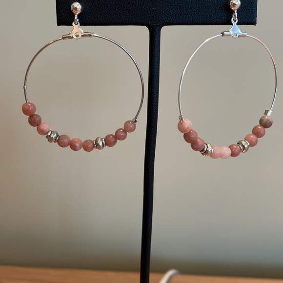 HAND CRAFTED PINK LEPIDOLITE HOOP EARRINGS - Picture 5 of 12
